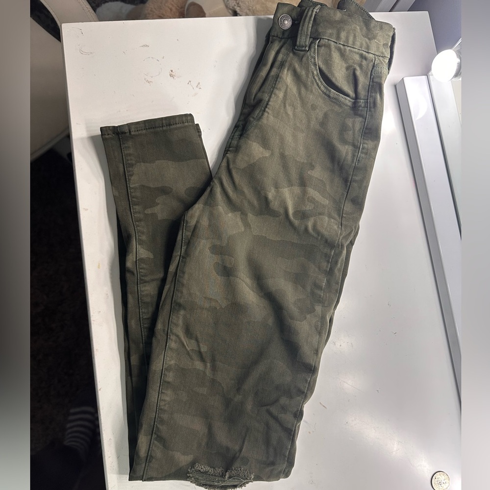American Eagle Outfitters Camo Curvy Super Hi-Rise Jeggings